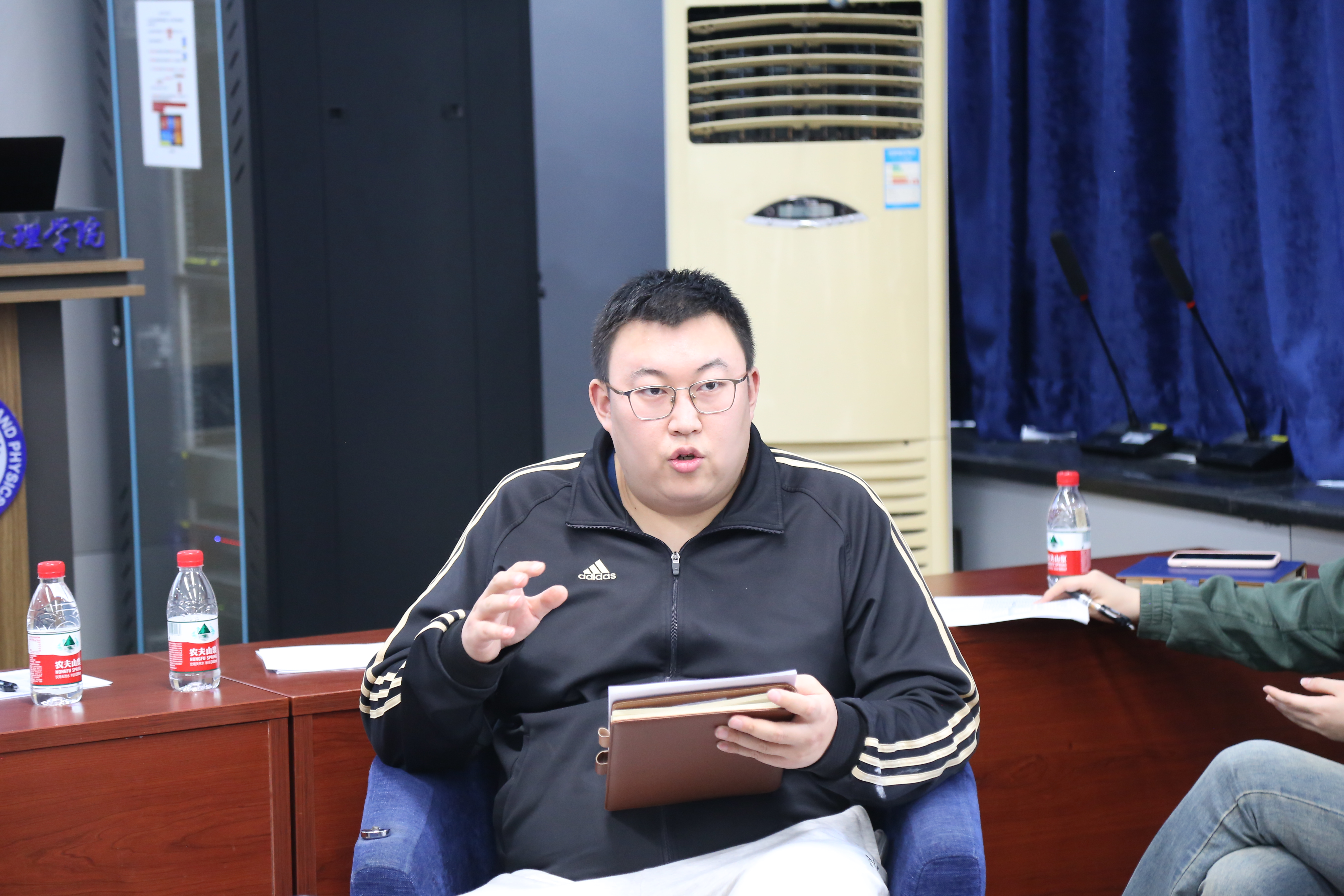 1744968356559342.jpg 1744968356559342.jpg